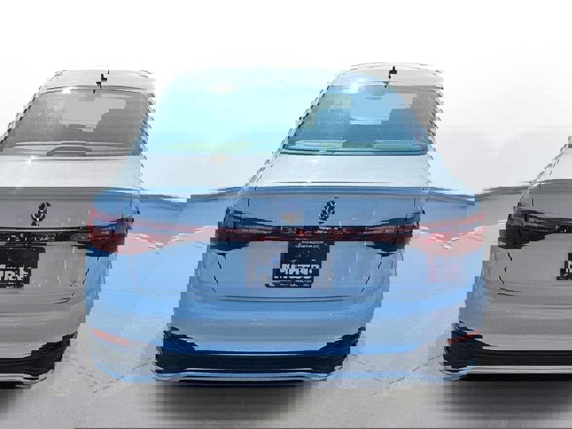 Used 2025 Volkswagen Jetta SE image 6