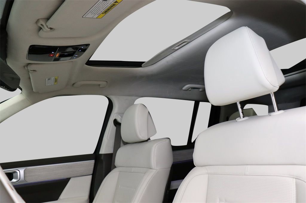Used 2025 Hyundai Santa Fe Calligraphy image 17