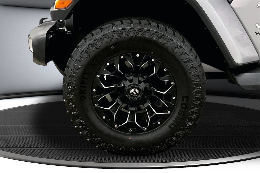 Used 2019 Jeep Wrangler Unlimited Sahara AWD/4WD image 33