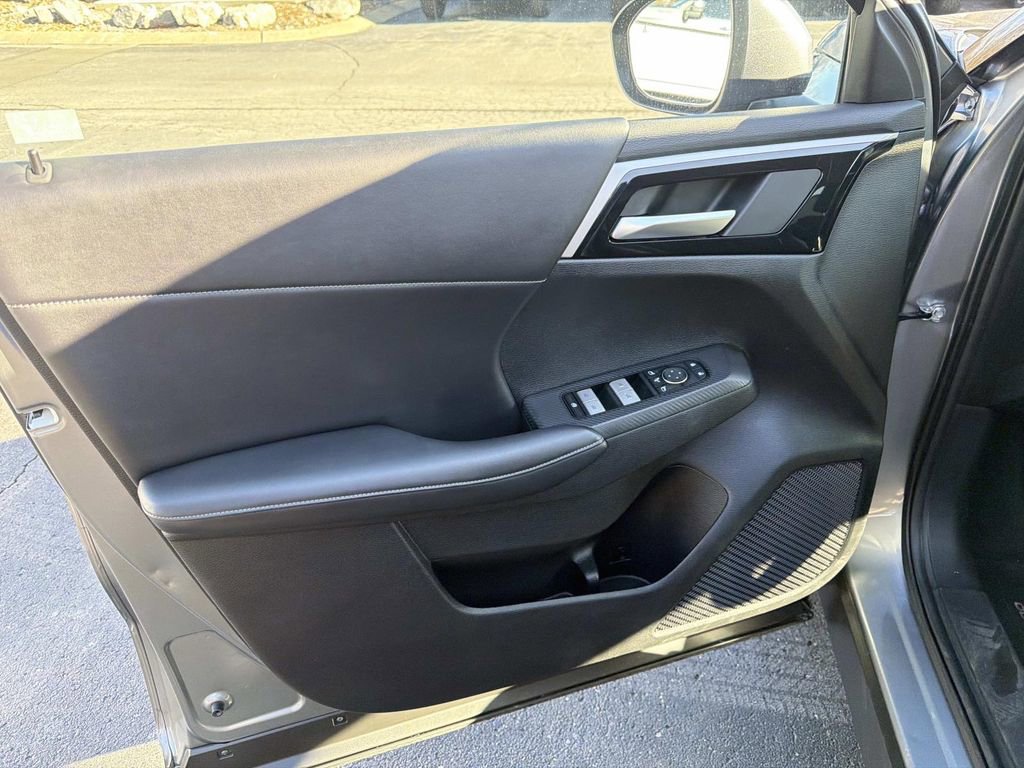 Used 2024 Mitsubishi Outlander SE image 20