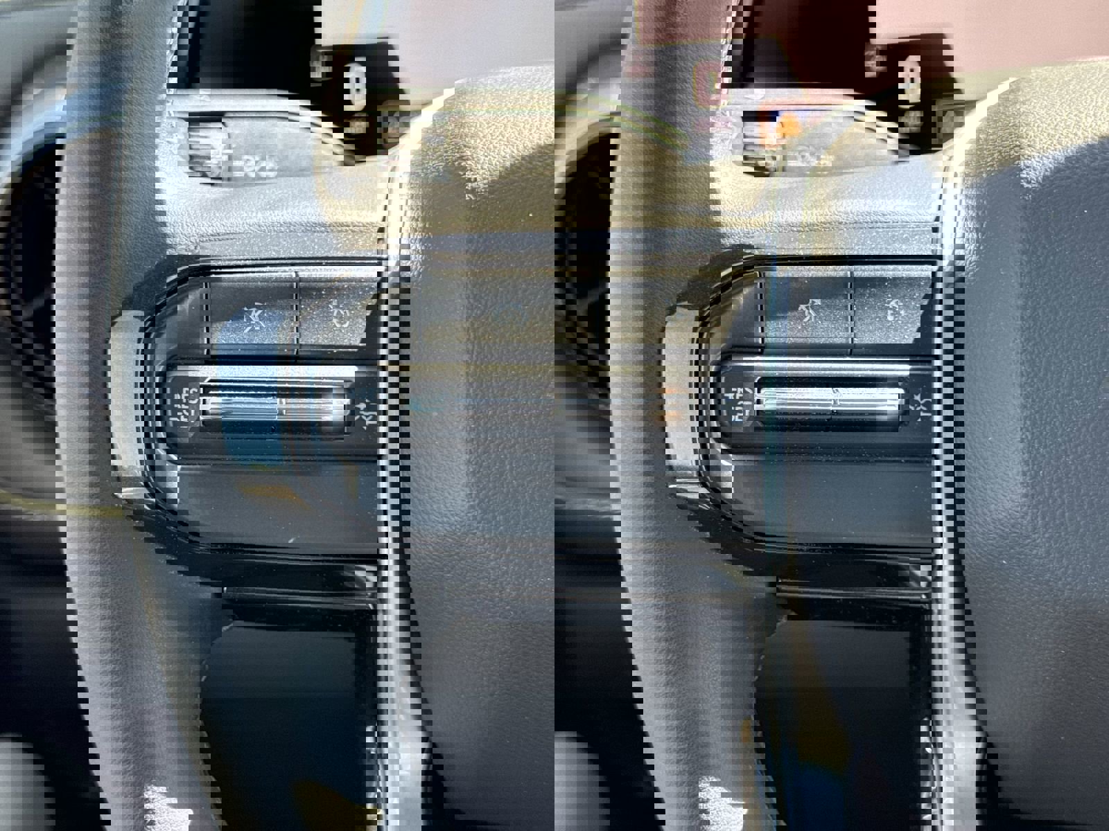 Used 2023 Chevrolet Colorado ZR2 w/ ZR2 Convenience Package III image 19