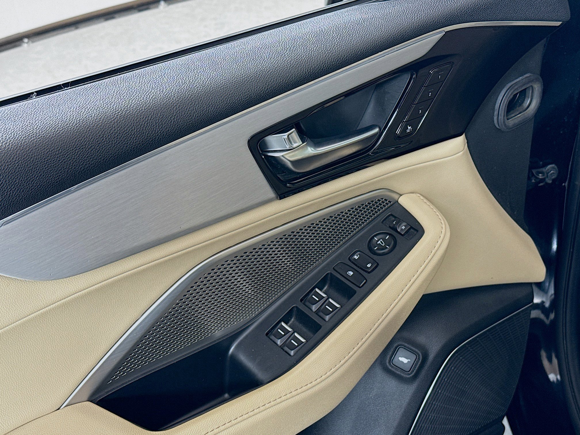 Used 2022 Acura MDX SH-AWD image 19