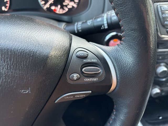 Used 2019 Nissan Pathfinder SL image 18