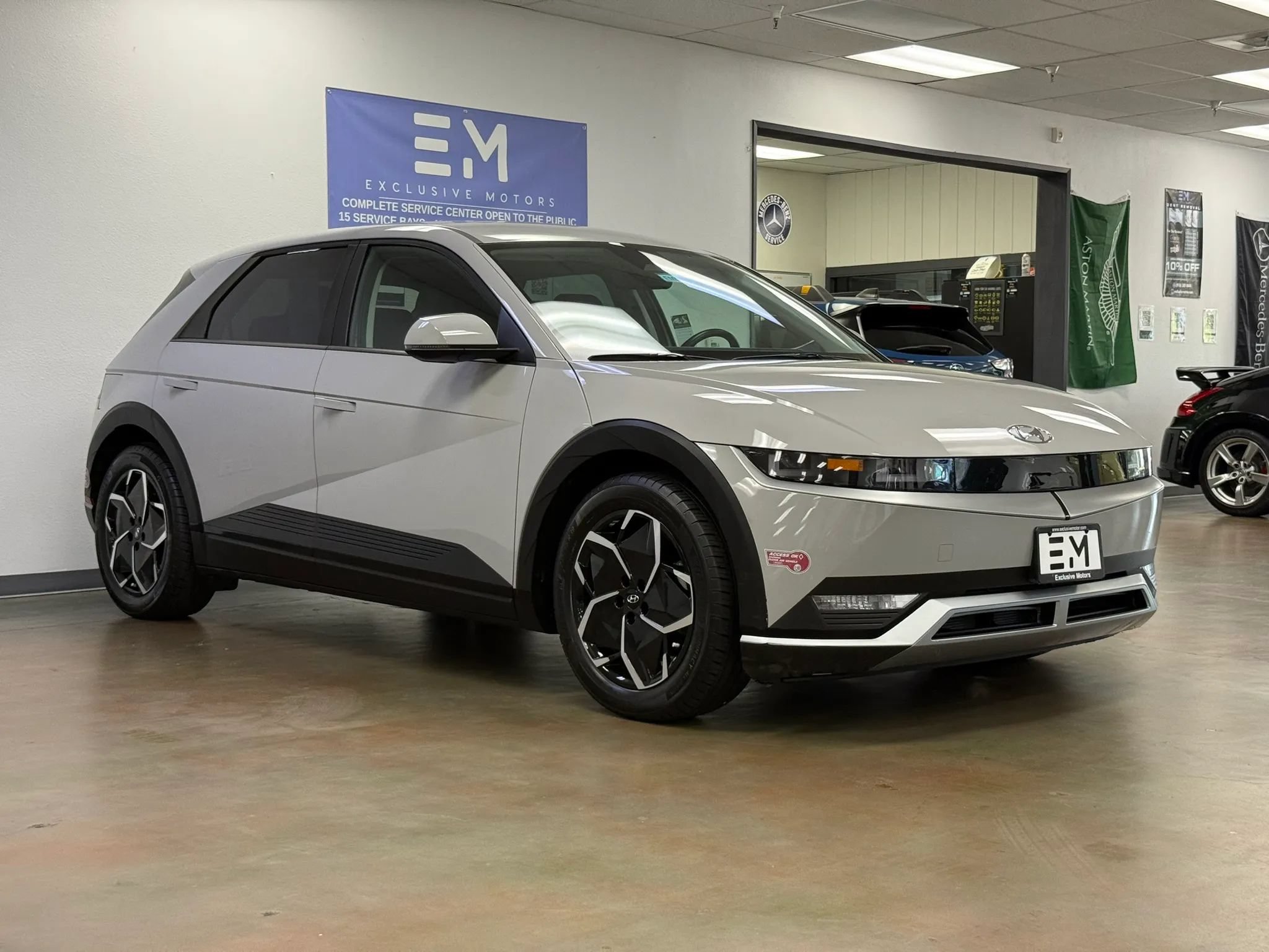 Used 2024 Hyundai Ioniq 5 SE RWD image 2