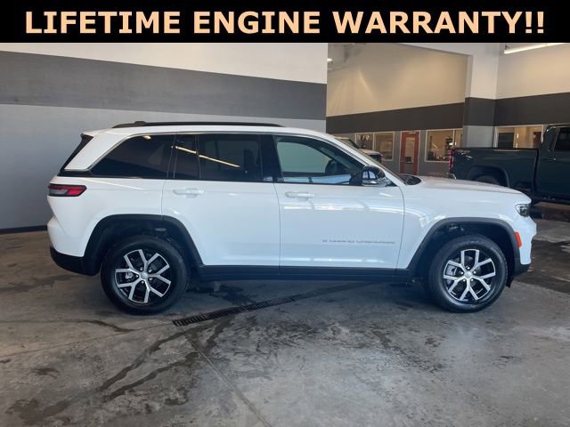 Used 2024 Jeep Grand Cherokee Limited image 9