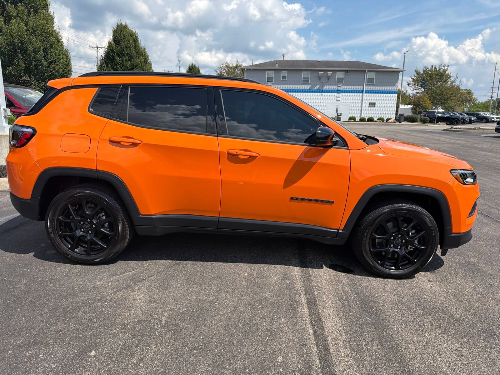 Used 2026 Jeep Compass Latitude AWD/4WD image 6