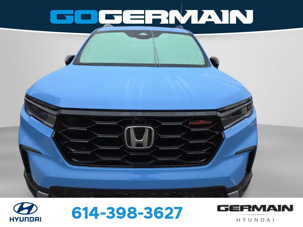Used 2025 Honda Pilot TrailSport image 2