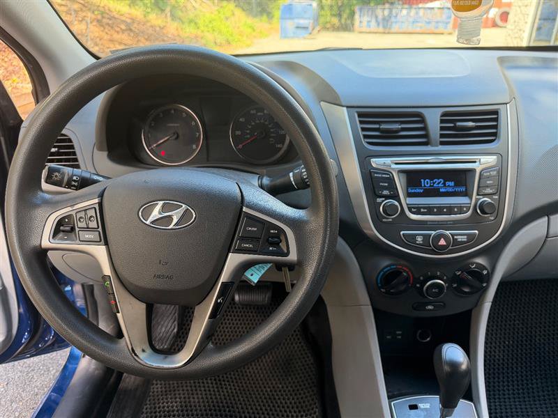 Used 2016 Hyundai Accent SE w/ Option Group 02 FWD image 11