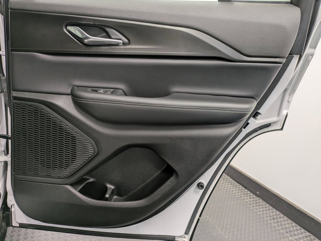 Used 2023 Jeep Grand Cherokee Altitude image 25