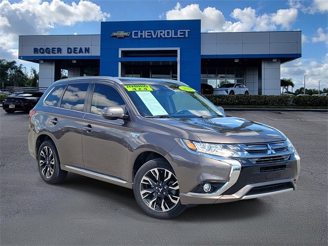 Used 2018 Mitsubishi Outlander SEL image 1