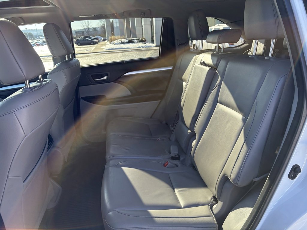 Used 2017 Toyota Highlander XLE image 10