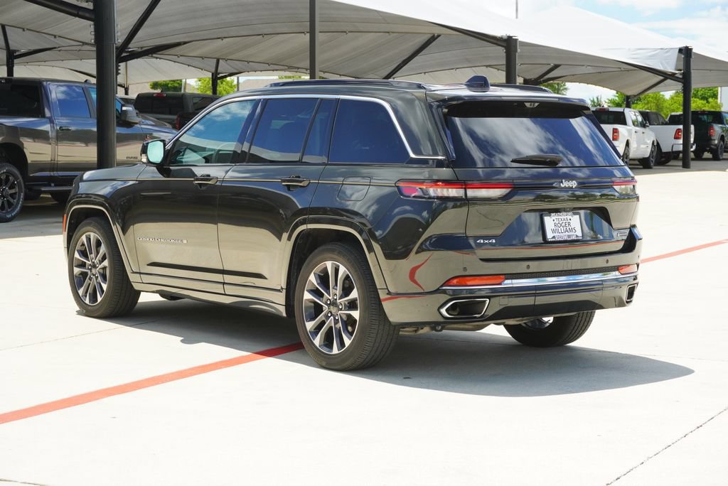Used 2024 Jeep Grand Cherokee Overland w/ Luxury Tech Group IV AWD/4WD image 3