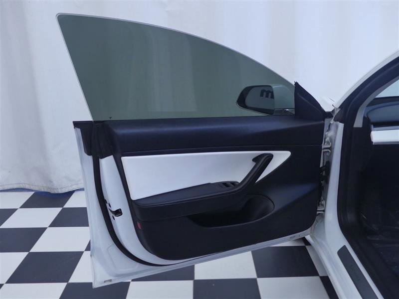 Used 2020 Tesla Model 3 Performance image 24
