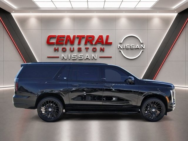 Used 2025 Cadillac Escalade ESV Sport AWD/4WD image 5