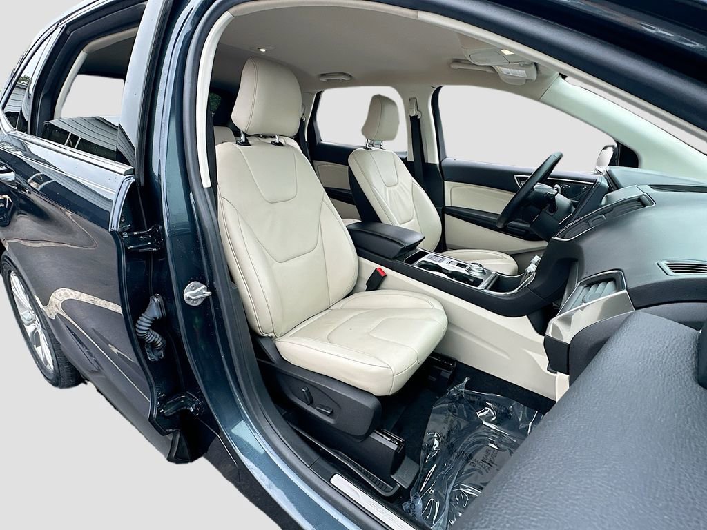 Used 2022 Ford Edge Titanium image 27