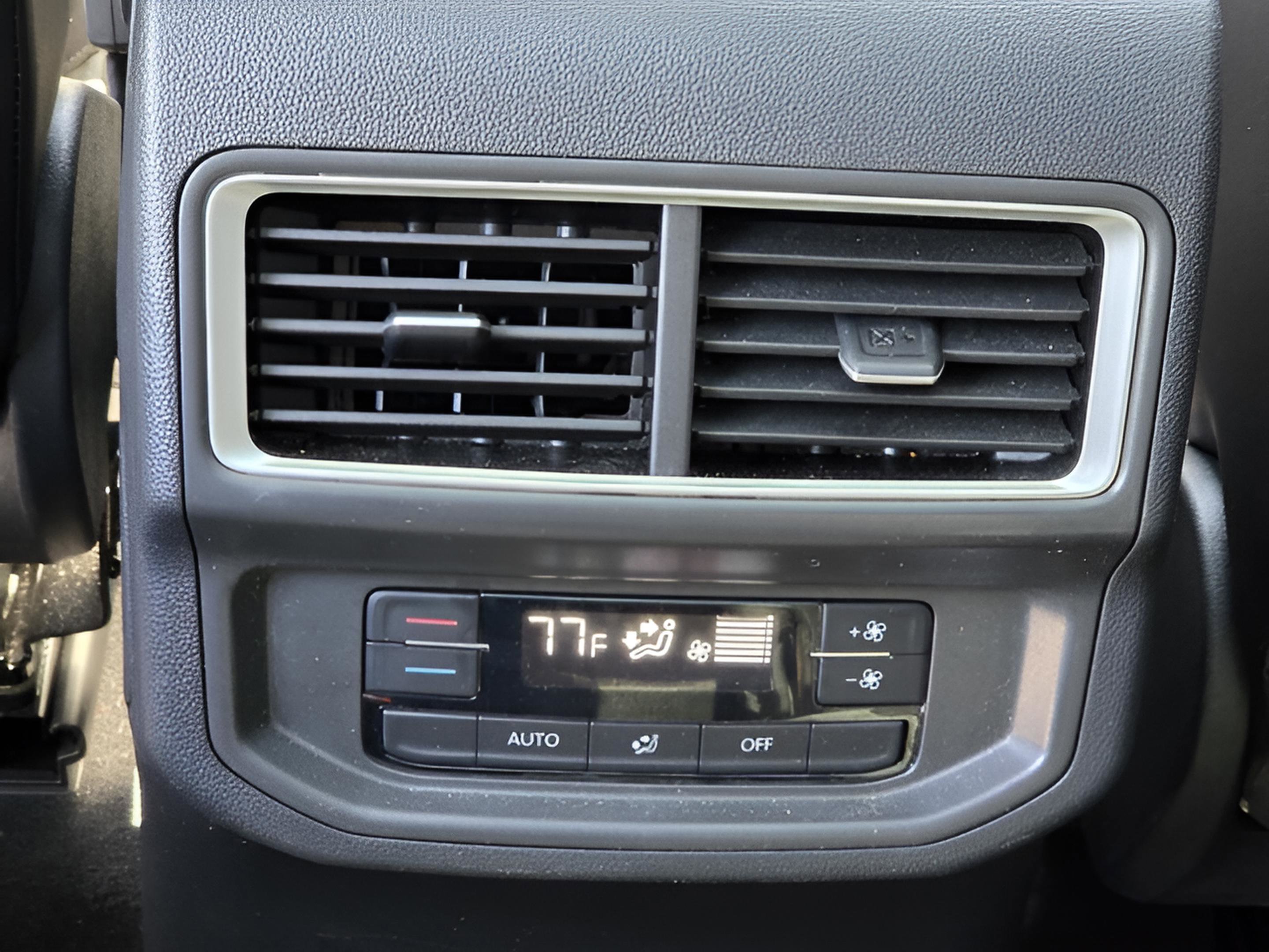 Used 2024 Volkswagen Atlas Peak Edition SEL image 12