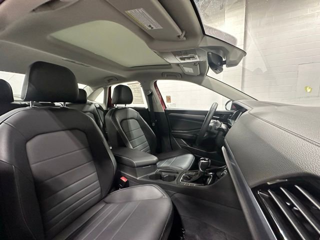 Certified 2022 Volkswagen Jetta SE image 17