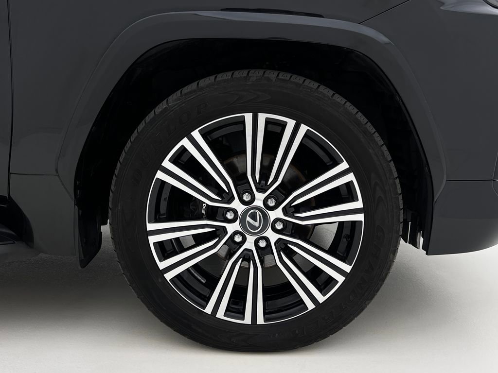 Used 2024 Lexus LX 600 4WD w/ Appearance Package image 29