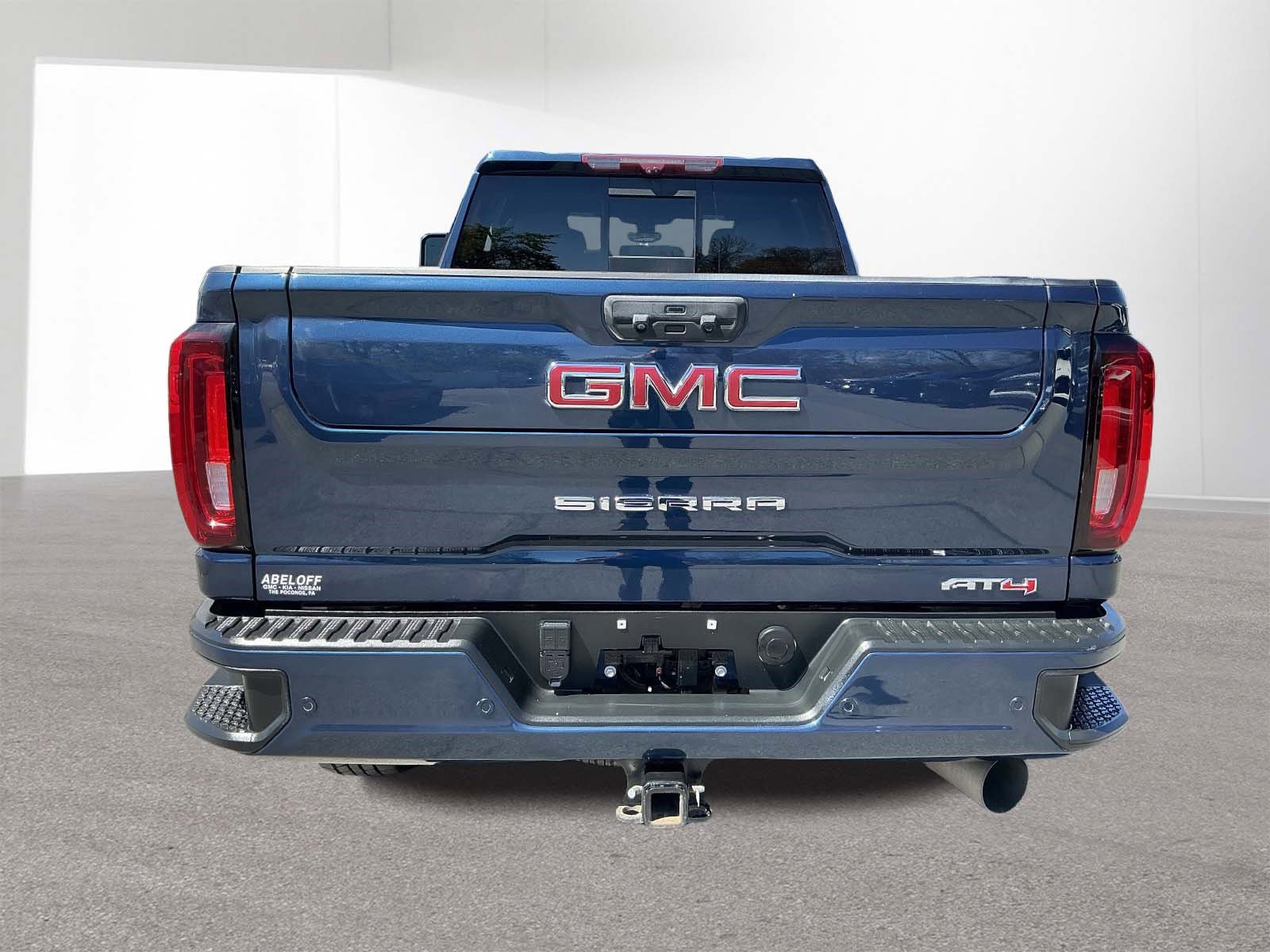 Used 2021 GMC Sierra 2500 AT4 w/ AT4 Premium Plus Package AWD/4WD image 4
