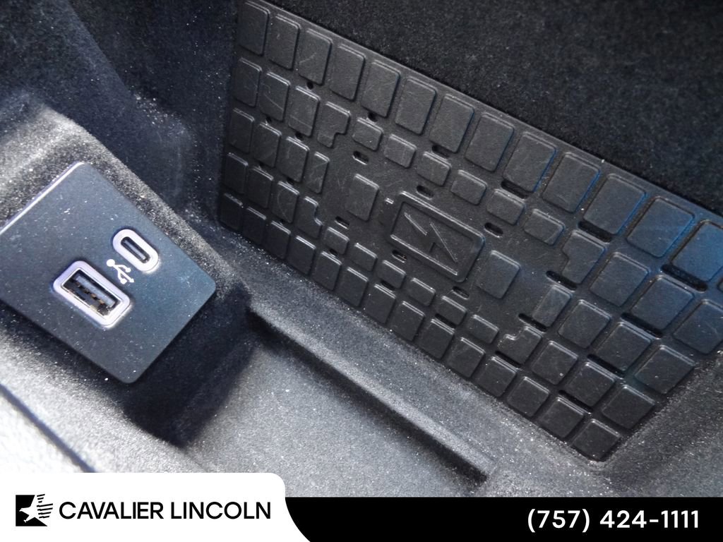 Certified 2024 Lincoln Navigator L 4WD image 42
