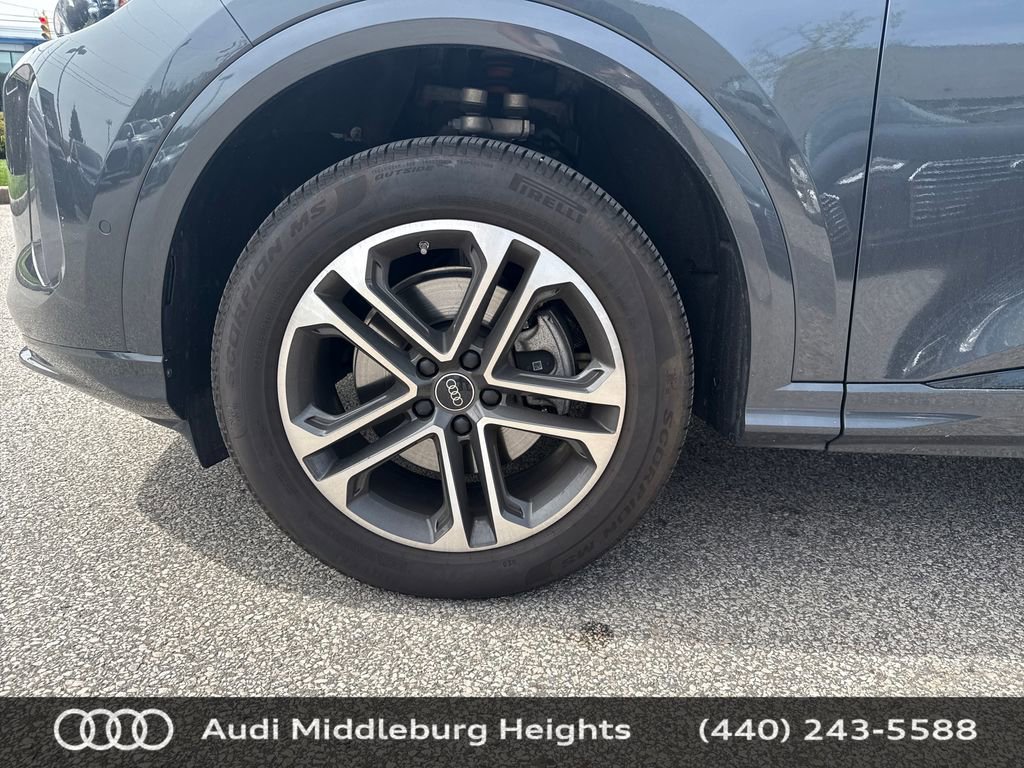 Used 2025 Audi Q5 Premium AWD/4WD image 11
