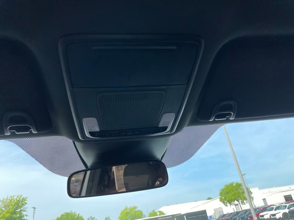 Certified 2025 Honda Pilot Sport image 16