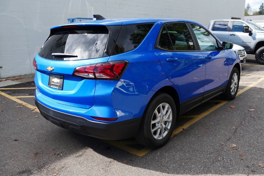 Used 2024 Chevrolet Equinox LS w/ LS Convenience Package image 7
