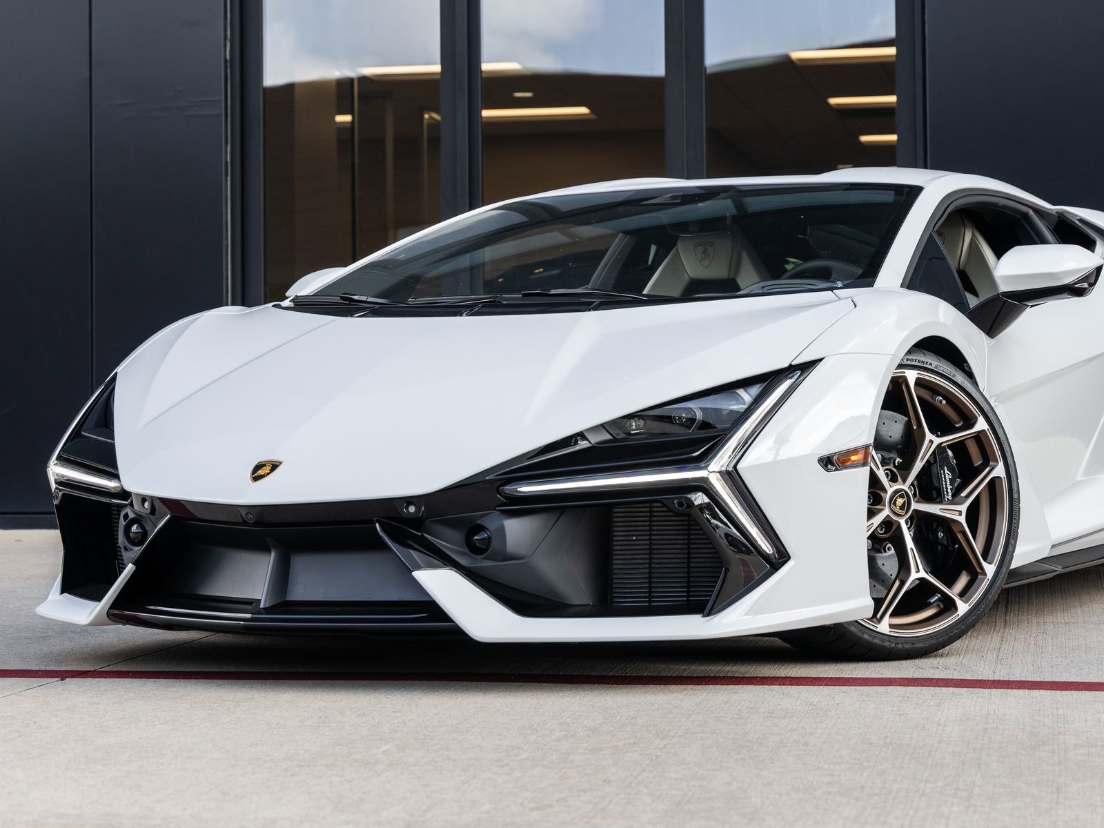 Used 2024 Lamborghini Revuelto AWD/4WD image 4