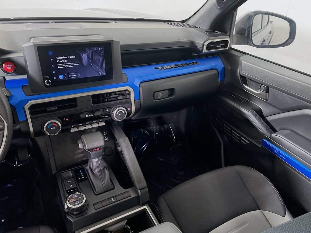 Certified 2025 Toyota Tacoma TRD Off-Road AWD/4WD image 19