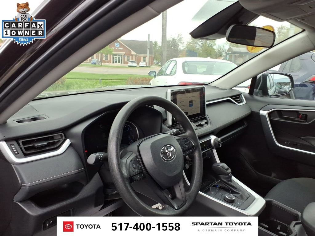 Used 2025 Toyota RAV4 LE AWD/4WD image 15