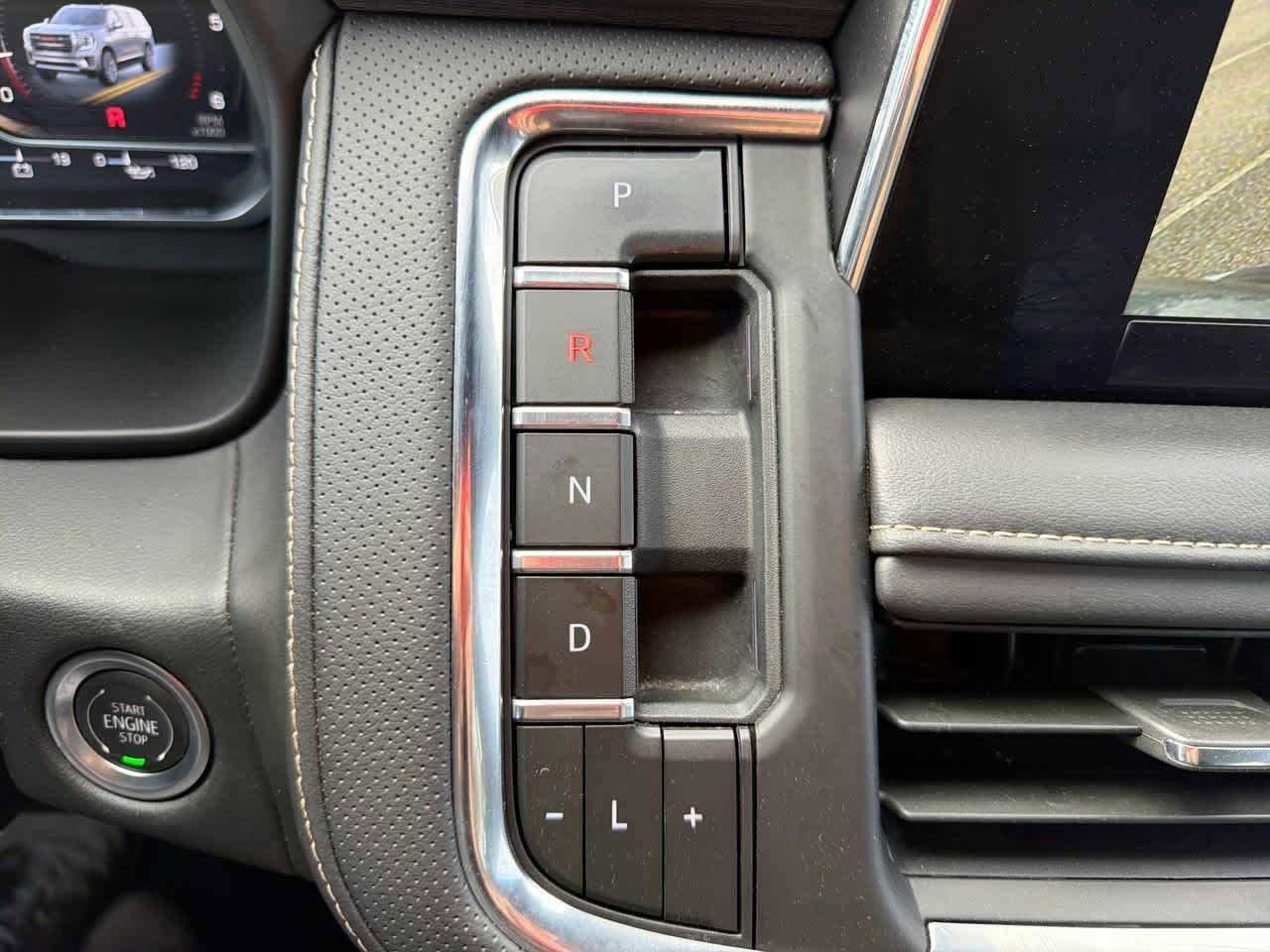 Used 2024 GMC Yukon SLT image 26