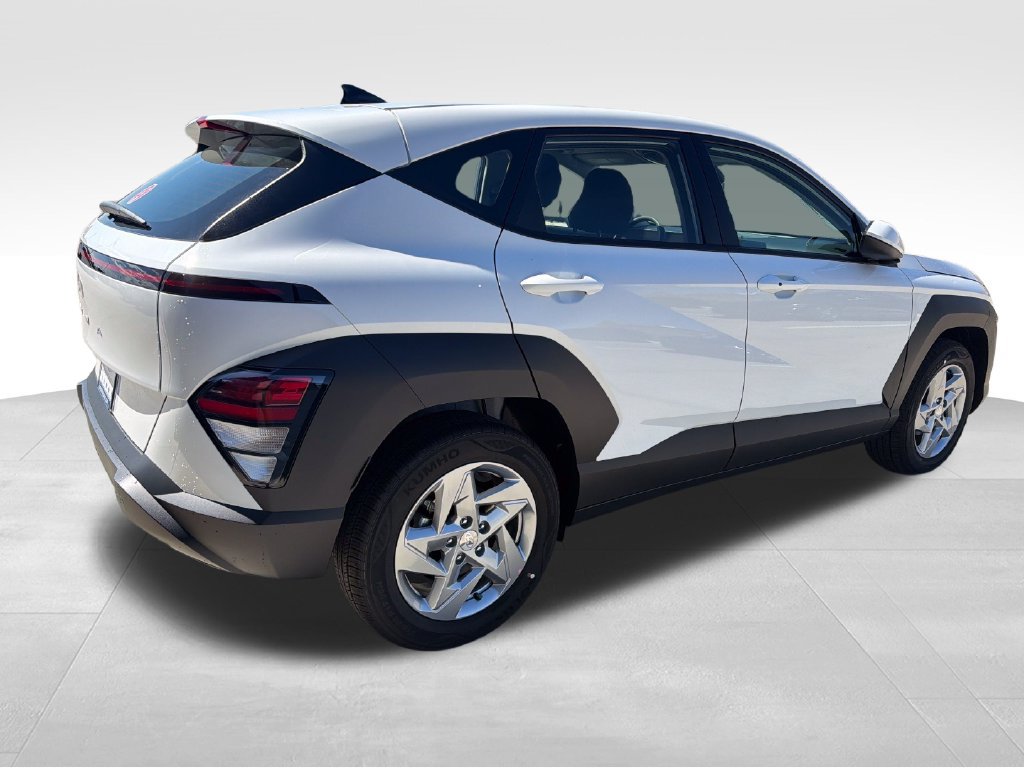 New 2027 Hyundai Kona SE FWD image 7