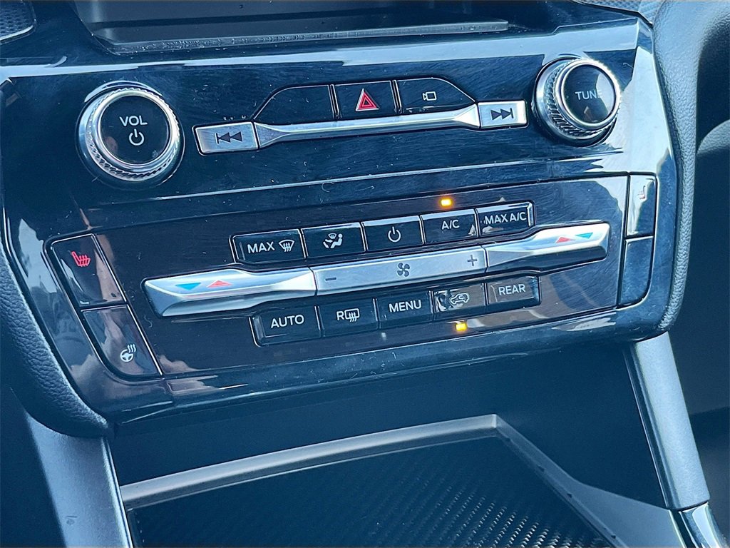 Used 2022 Ford Explorer ST-Line image 16