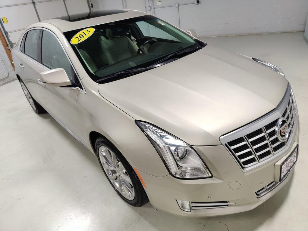 Used 2013 Cadillac XTS Luxury w/ Driver Awareness Package image 3
