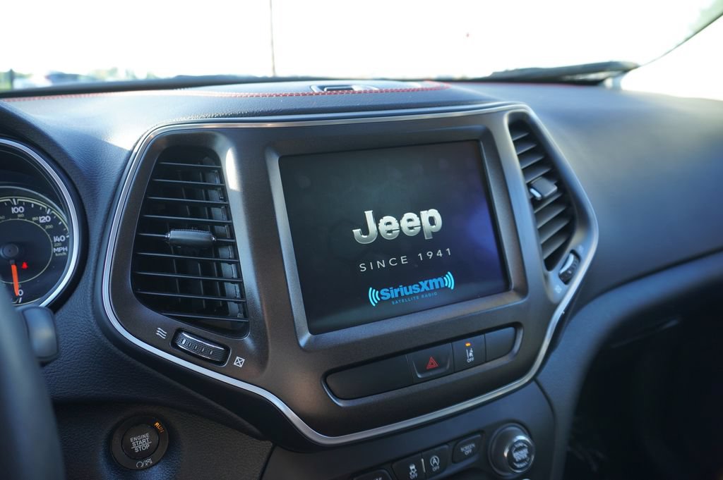 Used 2022 Jeep Cherokee Trailhawk w/ Sound & Nav Group AWD/4WD image 17