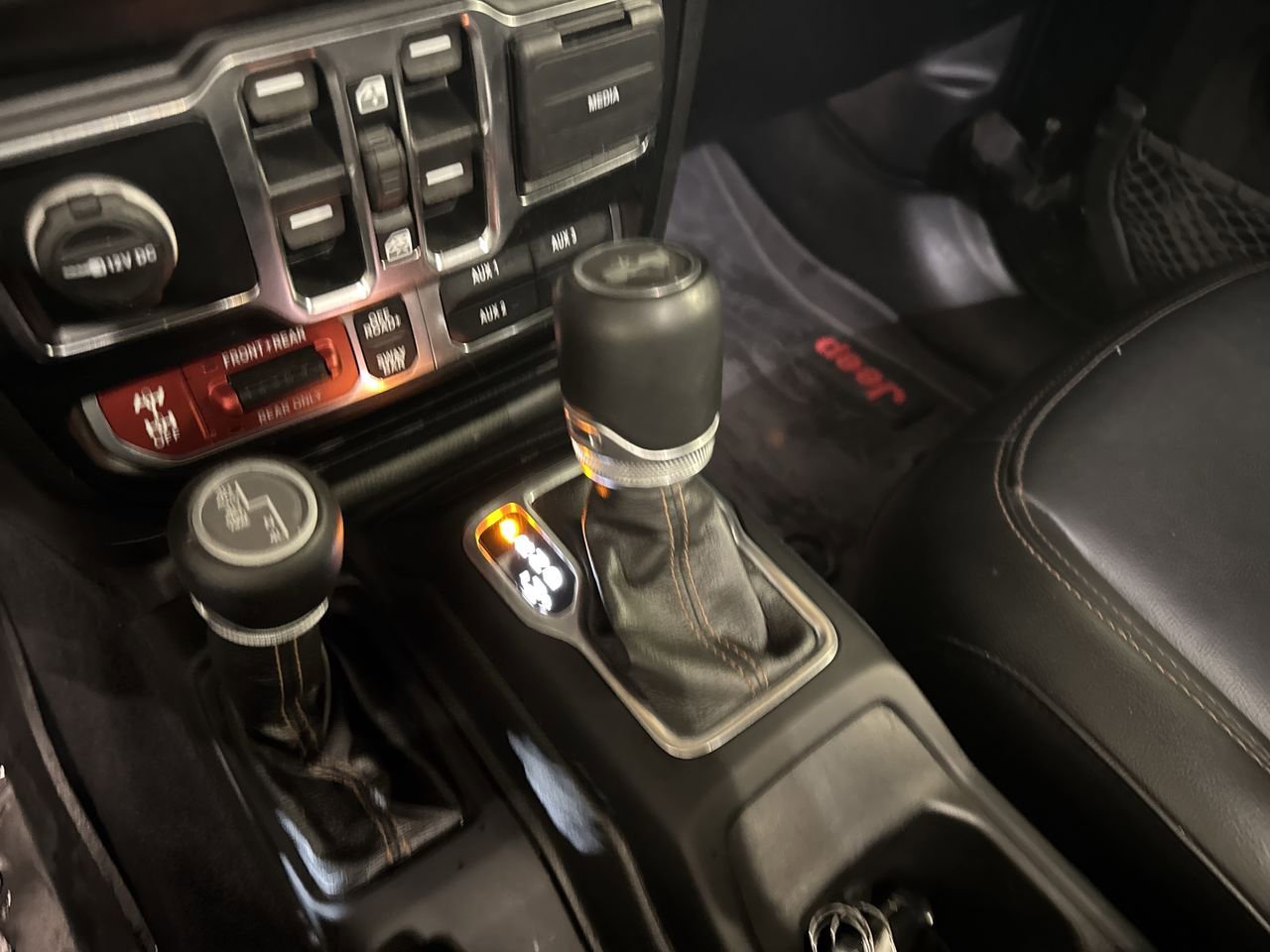 Used 2021 Jeep Wrangler Unlimited Rubicon w/ Dual Top Group image 29