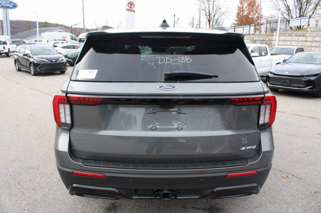 New 2026 Ford Explorer ST-Line w/ ST-Line Street Pack image 5
