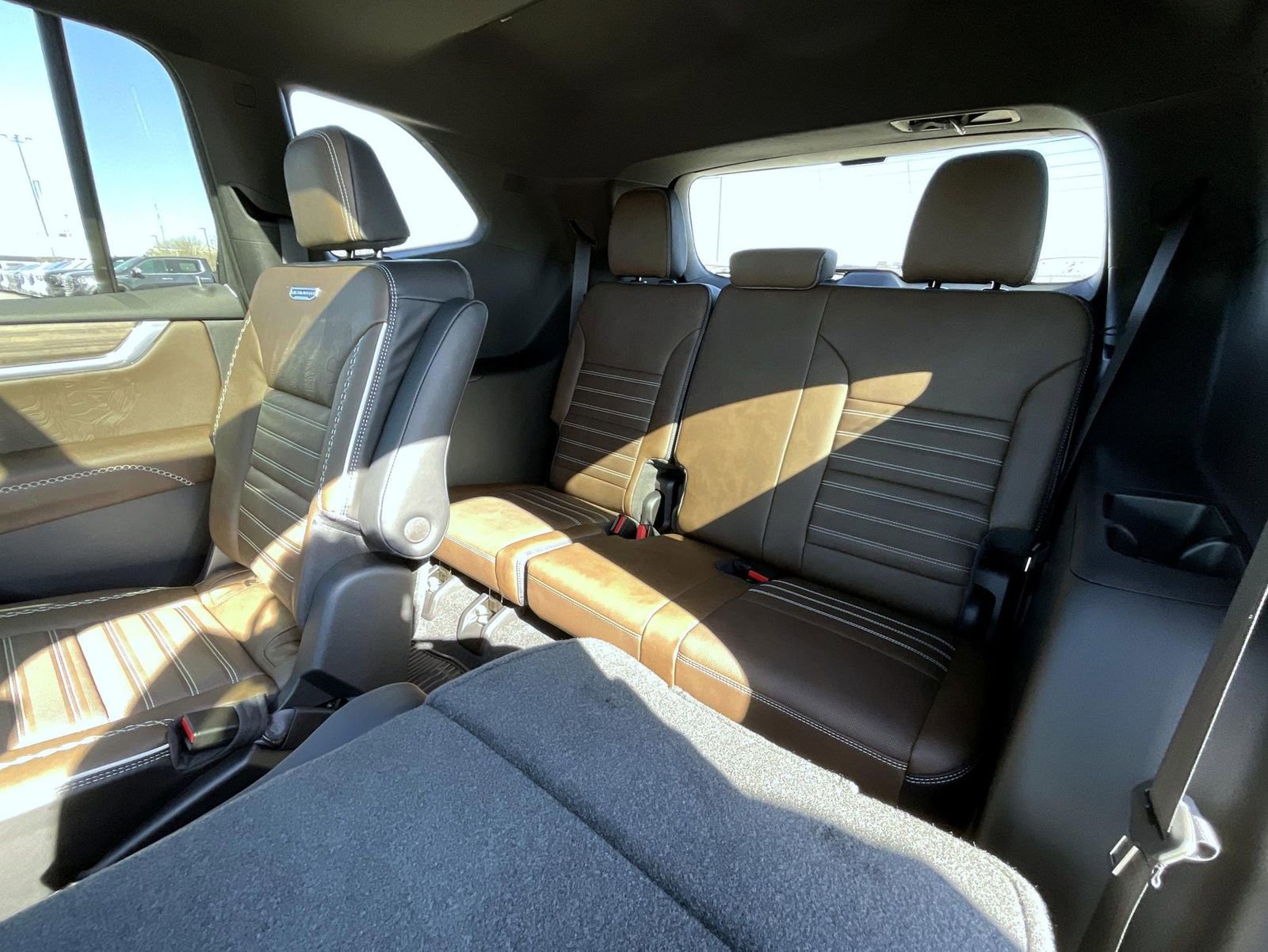 New 2026 GMC Acadia Denali Ultimate w/ LPO, Floor Liner Package image 20