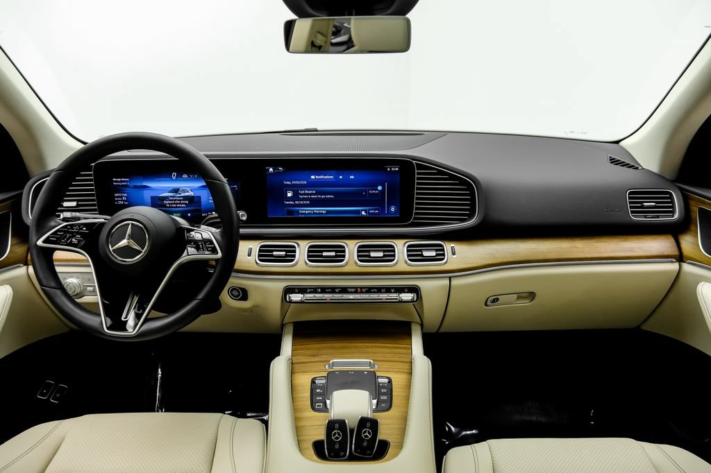Used 2025 Mercedes-Benz GLE 450e 4MATIC w/ Driver Assistance Package image 17