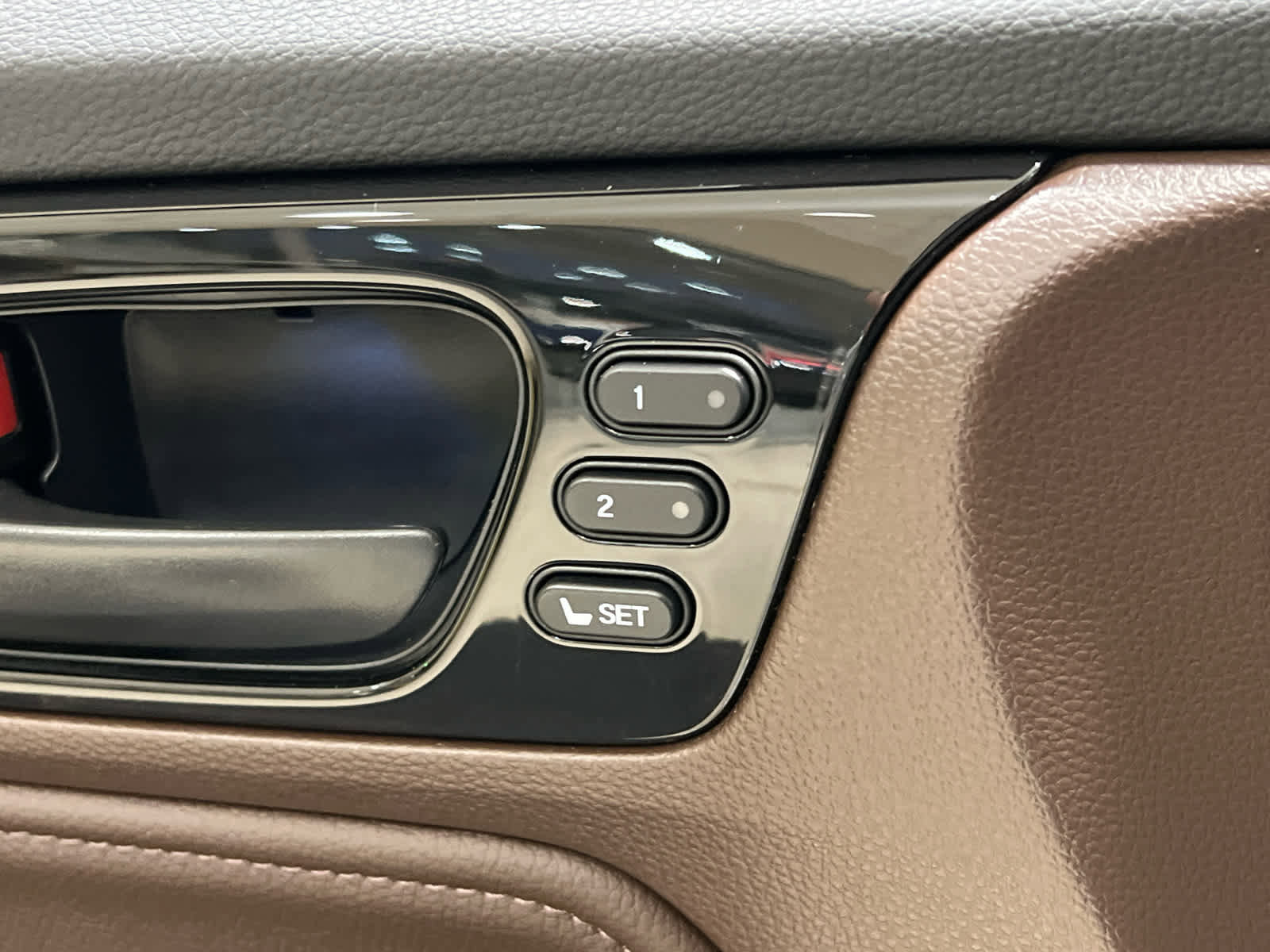 Certified 2025 Honda Odyssey Touring image 25