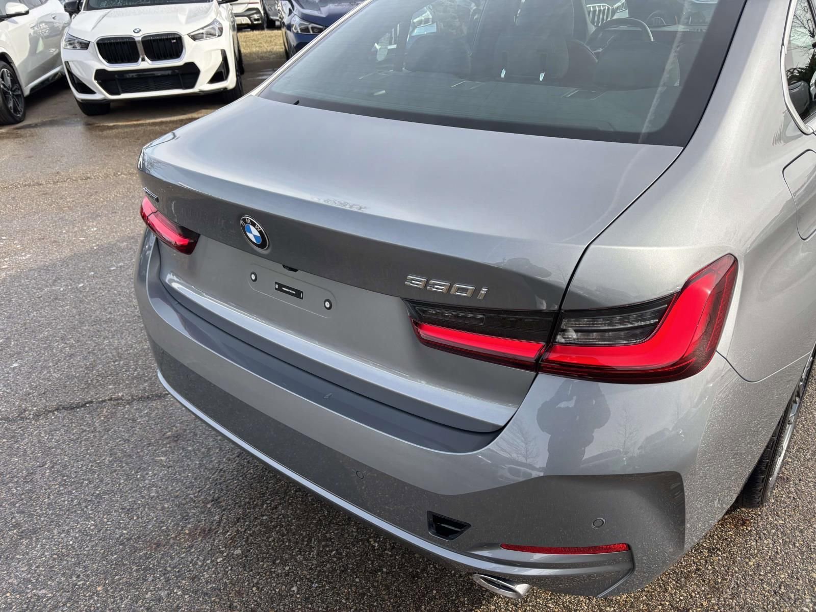New 2026 BMW 330i xDrive Sedan w/ Premium Package AWD/4WD image 9