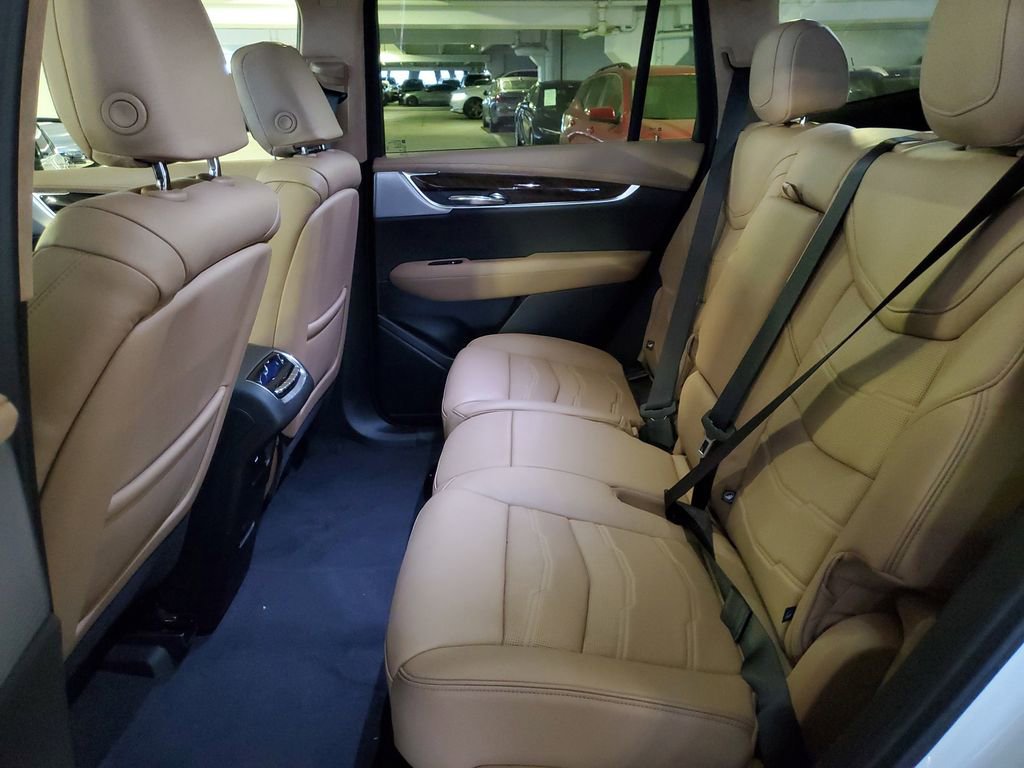New 2025 Cadillac XT6 Premium Luxury w/ Platinum Package FWD image 11