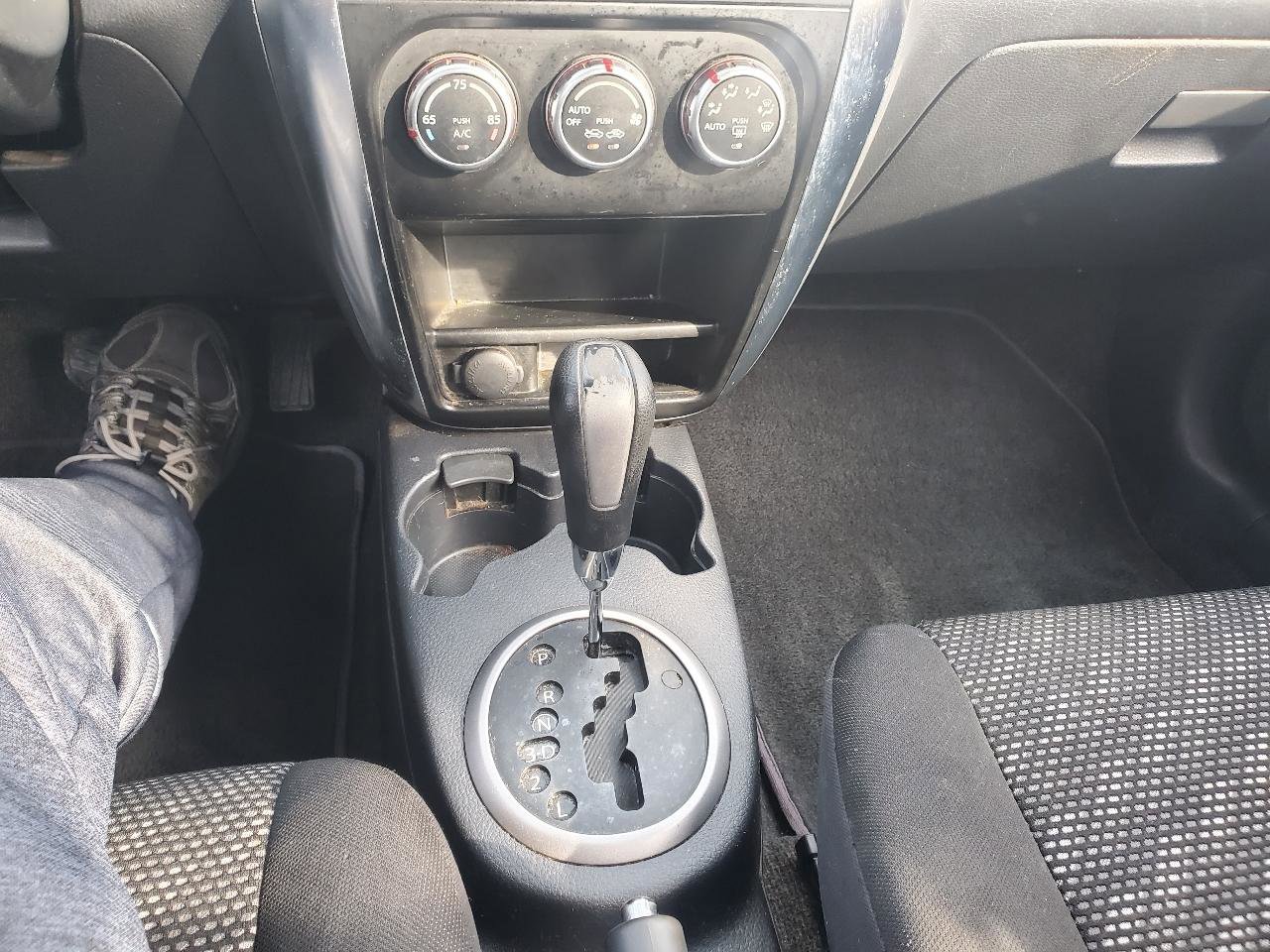 Used 2008 Suzuki SX4 AWD Hatchback w/ Touring Pkg image 19