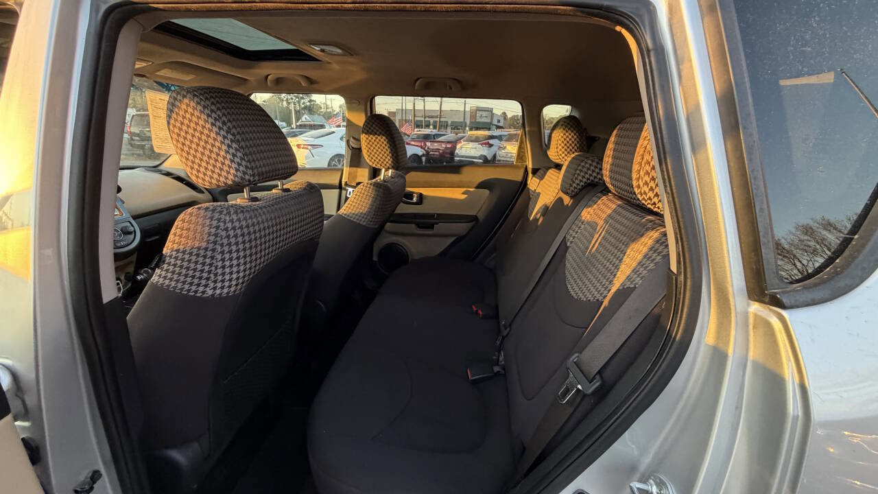 Used 2012 Kia Soul ! image 11