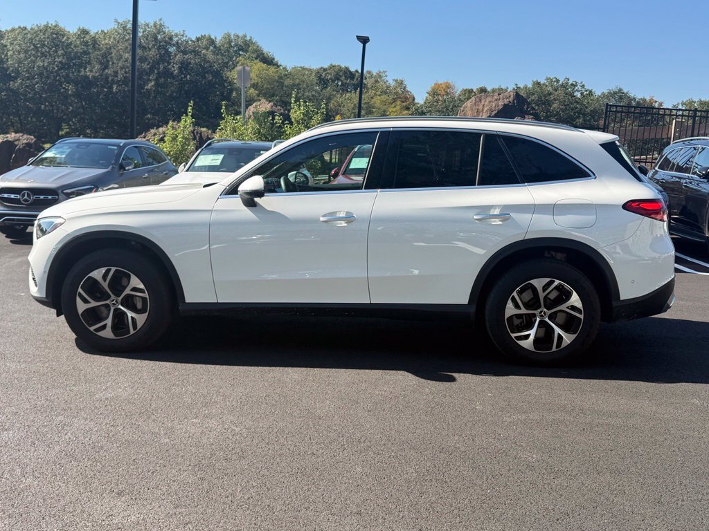 Used 2026 Mercedes-Benz GLC 350e 4MATIC image 4