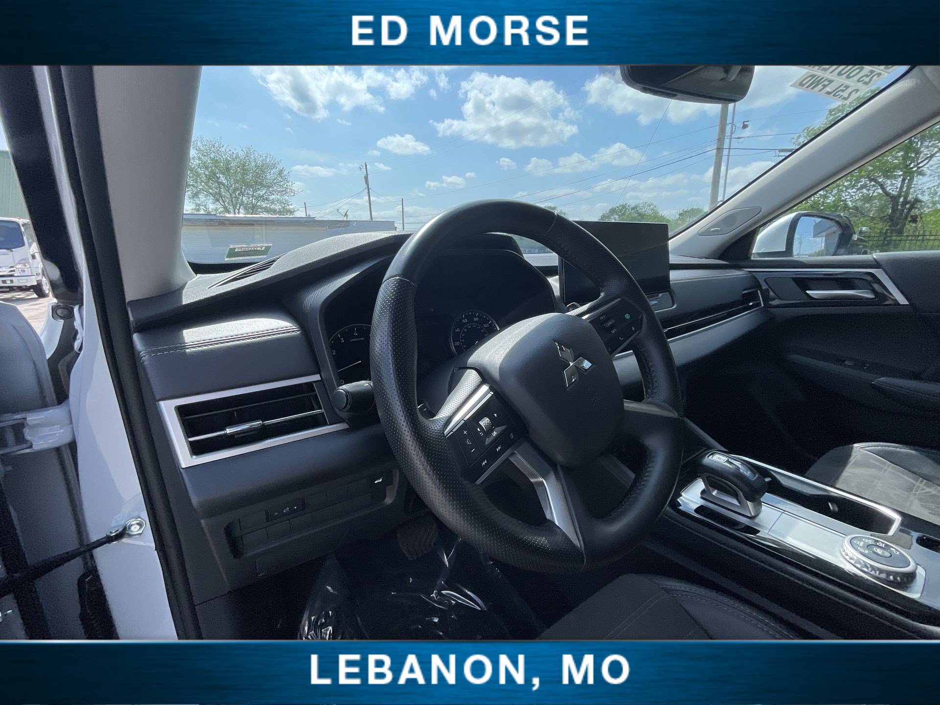 Used 2025 Mitsubishi Outlander SE FWD image 10