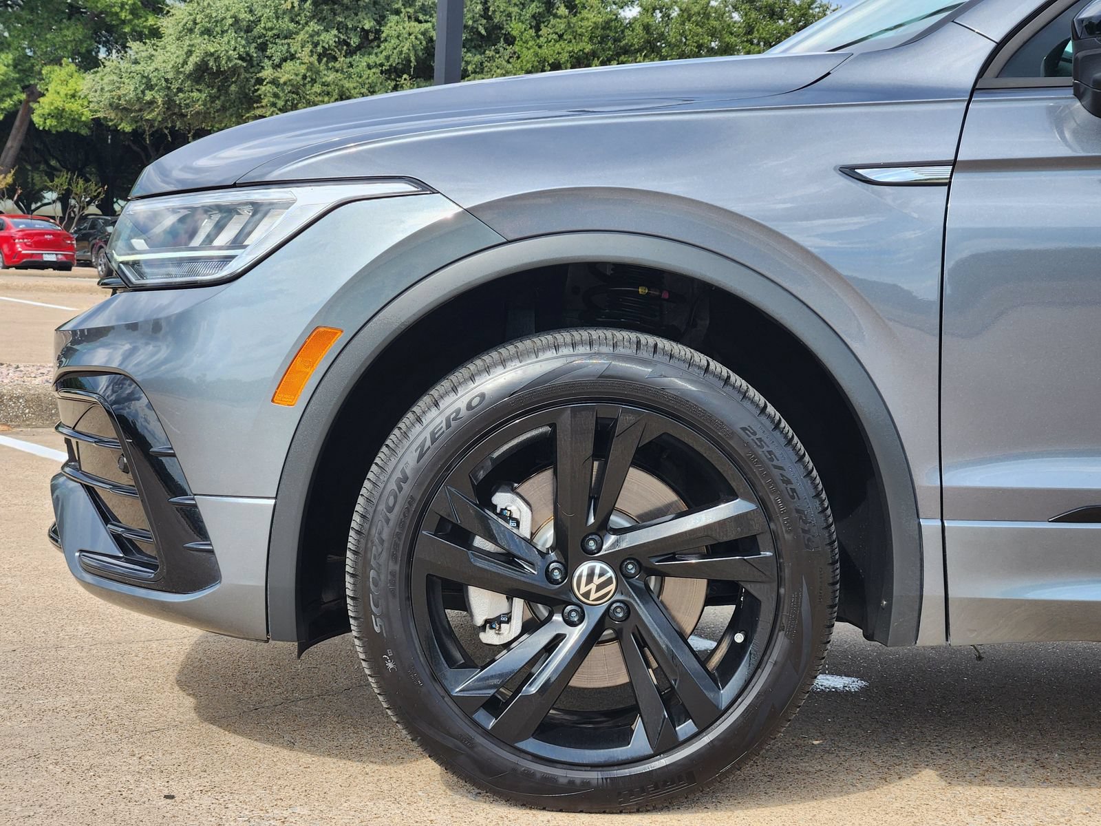 Used 2024 Volkswagen Tiguan SE R-Line AWD/4WD image 8