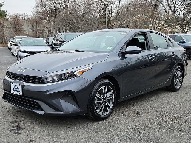Used 2023 Kia Forte LXS image 3
