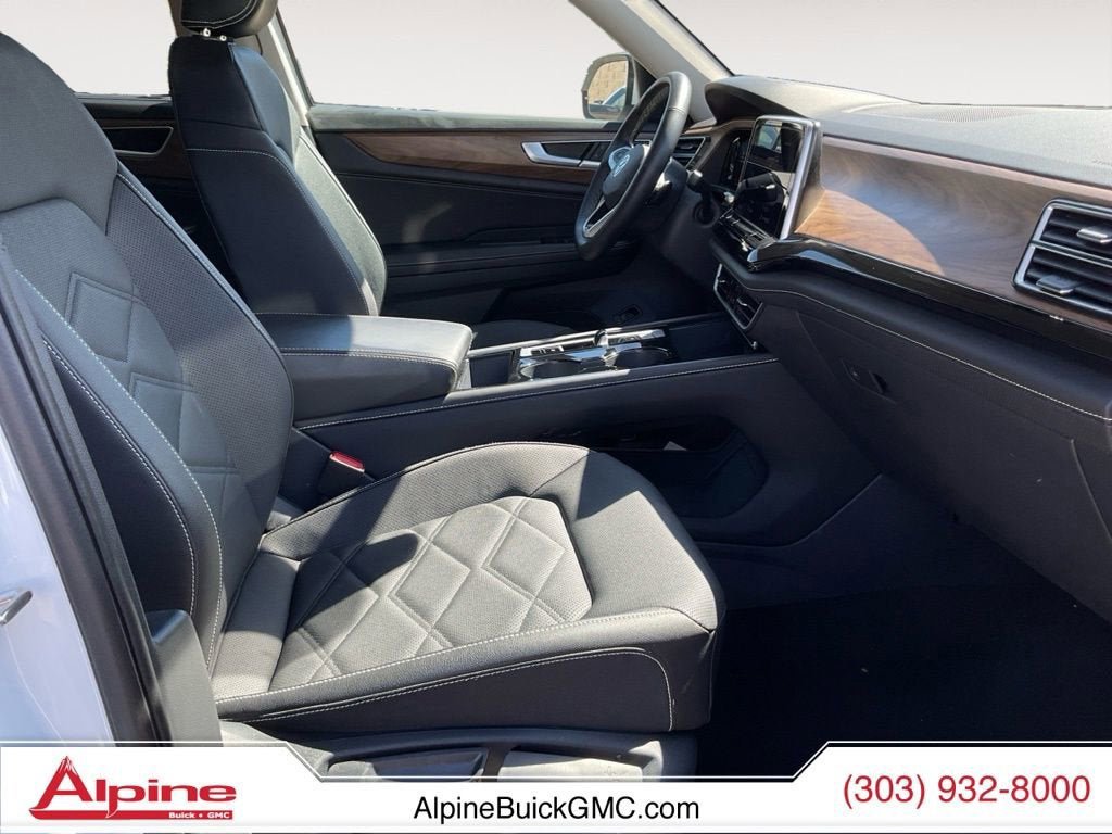 Used 2025 Volkswagen Atlas SE FWD image 15