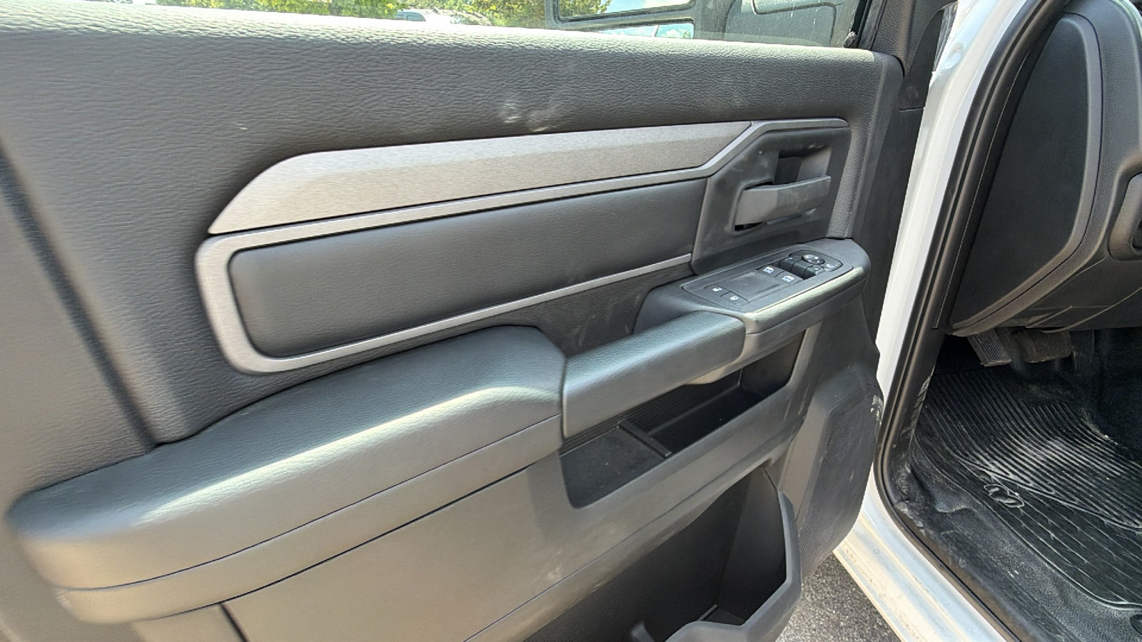 New 2026 RAM 4500 Tradesman w/ Chrome Appearance Group AWD/4WD image 15